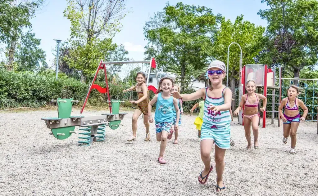 club enfant camping agde